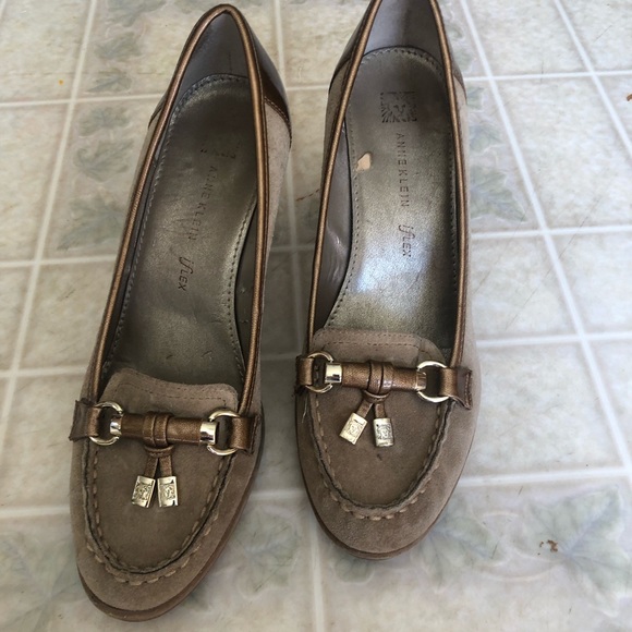 Anne Klein I Flex Tybalt Suede Leather Platform Heel